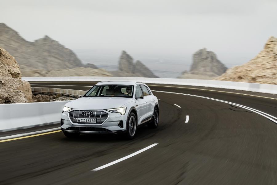  Audi e-tron 55 Quattro 2019 года  (WW) (фото 106 из 452)